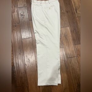 Men’s Dockers Premium Relaxed Fit. W36x L34. Khakis color.